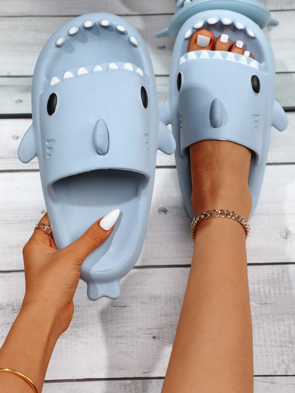 2cd58e0399bde6044b3991b1ad8cdb8282aea9e5453b367bc58bd1e6b8200785.jpg Women Blue Cartoon Shark Design Single Band Slides